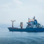 Joc periculos pe mare: Rusia ar fi trimis un submarin pentru a escorta un petrolier din „flota fantomă”, urmărit de SUA