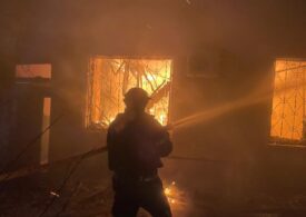 <span style="color:#990000;">Ziua 1429</span> Bloc lovit de dronă în Odesa, mii de blocuri fără căldură în Kiev. Trump îl atrage într-o capcană pe Zelenski. Putin face o concesie