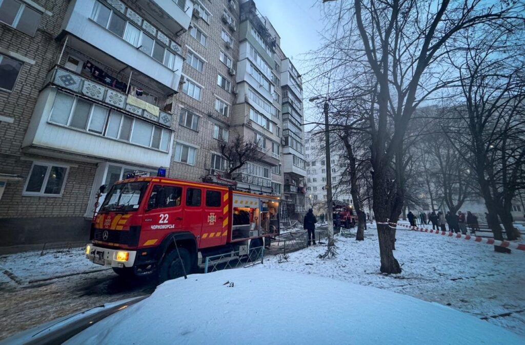 Ziua 1428 Un milion de oameni din Kiev n-au curent. Rafinărie și un bloc din Rusia, în flăcări. Ucrainenii „i-au orbit” pe ruși