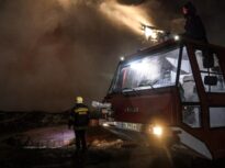 Ziua 1427 Rușii lovesc iar Kievul, unde oamenii rămân fără căldură. Centrala nucleară de la Cernobîl nu mai are curent. Ucraina se apără cu costuri uriașe, Moscova face reformă bugetară