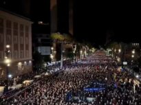 ”Albania nu e de vânzare”. Mobilizare masivă la Tirana împotriva proiectului imobiliar în care este implicată familia Trump (Foto & Video)