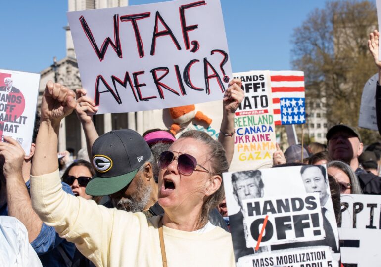 „Nu vă atingeți de Groenlanda” Proteste față de planurile lui Trump de anexare a insulei