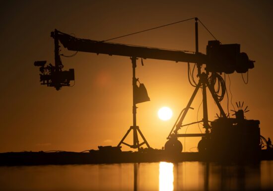 Prețurile petrolului au scăzut cu circa 11%, după ce Marina SUA a escortat un petrolier prin strâmtoarea Ormuz