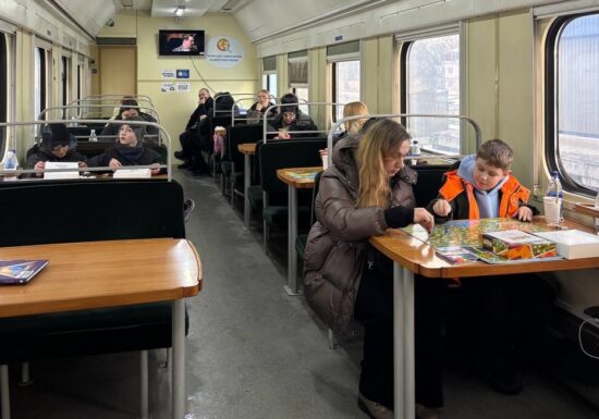 Căile Ferate ale Ucrainei sunt de neînfrânt: Vagoane speciale pentru cei care vor să se încălzească (Foto)