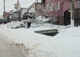 Ninsoarea închide școlile chiar din prima zi. Lista județelor afectate