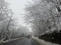 Vremea se răcește brusc. ANM a dat trei alerte, cu viscol și strat de zăpadă de până la 30 cm