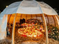 Locul de comemorare amenajat pentru victimele din incendiul de la Crans-Montana a luat foc