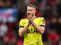 Presa britanică, apreciere la unison în privința prestației lui Radu Drăgușin cu Manchester United