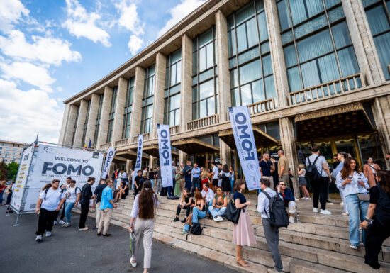 FOMO 2026 anunță primul val de speakeri români: de la leadership sistemic și AI, Remote Work, la content creation, entertainment, hospitality & HoReCa, producție video și wellbeing