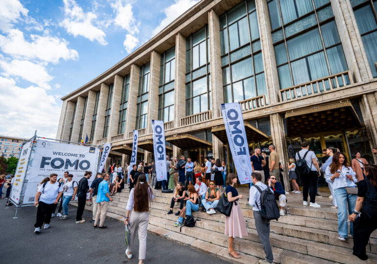 FOMO 2026 anunță primul val de speakeri români: de la leadership sistemic și AI, Remote Work, la content creation, entertainment, hospitality & HoReCa, producție video și wellbeing