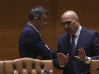 PNL îi cere lui Grindeanu să decidă: la guvernare sau în opoziție. Liberalii avertizează că nu acceptă schimbarea premierului