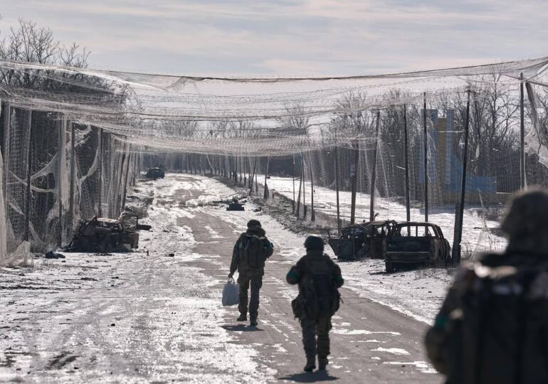 Încă un oraș din Ucraina ras de pe fața pământului: Rușii au lansat muniții cu fosfor alb în Kostiantînivka (Video)