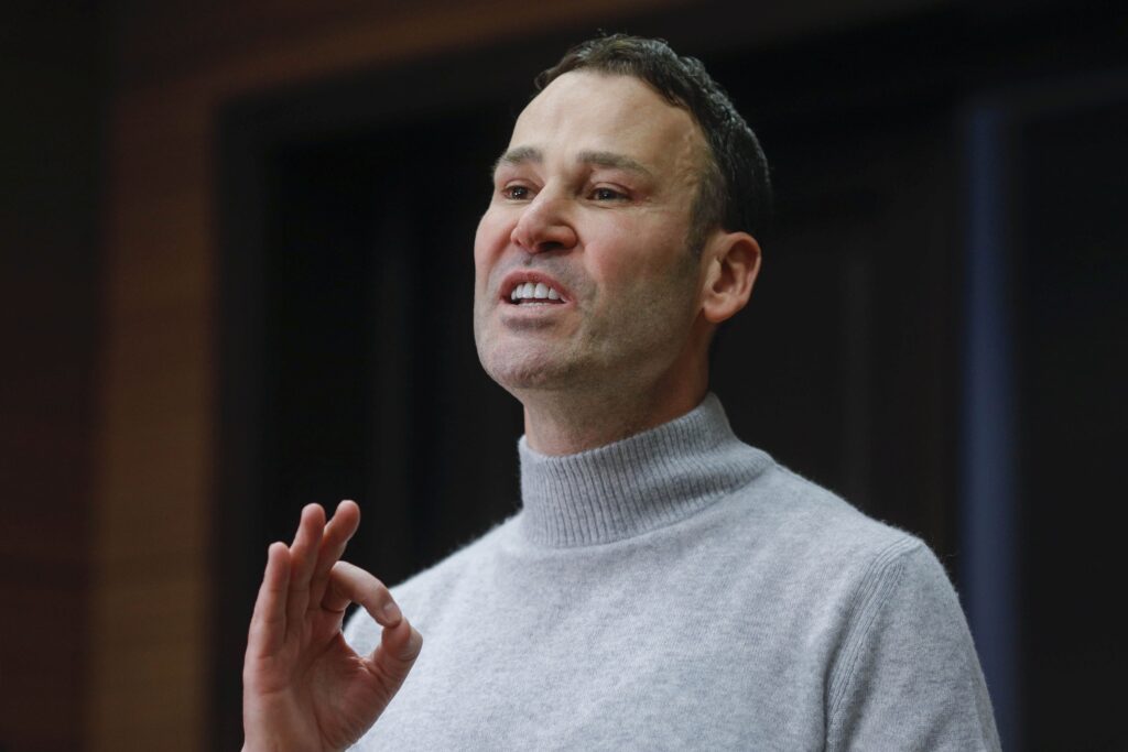 Cum se apără Negoiță de ancheta DNA: Fratele s-a opus inițial să-i fac drum. De vină e Primăria Generală. Consilierul lui Bolojan: Eu i-am făcut plângerea penală