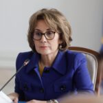 Din ce în ce mai multe voci îi cer lui Bolojan să plătească prima zi de concediu medical. După Kelemen Hunor, acum și din PNL