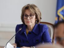 Din ce în ce mai multe voci îi cer lui Bolojan să plătească prima zi de concediu medical. După Kelemen Hunor, acum și din PNL