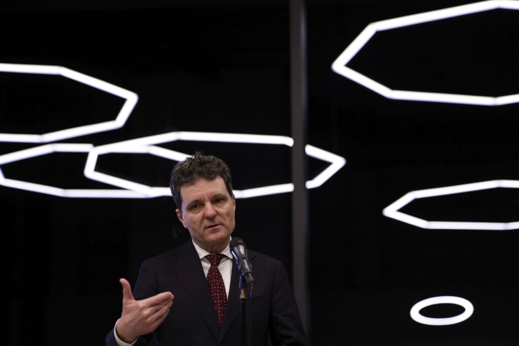 Nicușor Dan ne spune din Belgia că sunt doar speculații „fără fundament” legate de Voineag, CCR tergiversează, iar coaliția funcționează mai bine decât pare (Video)