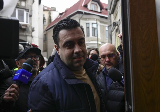 DNA l-a trimis în judecată pe fostul ministru Răzvan Cuc pentru că a intermediat mita într-un contract de milioane de euro