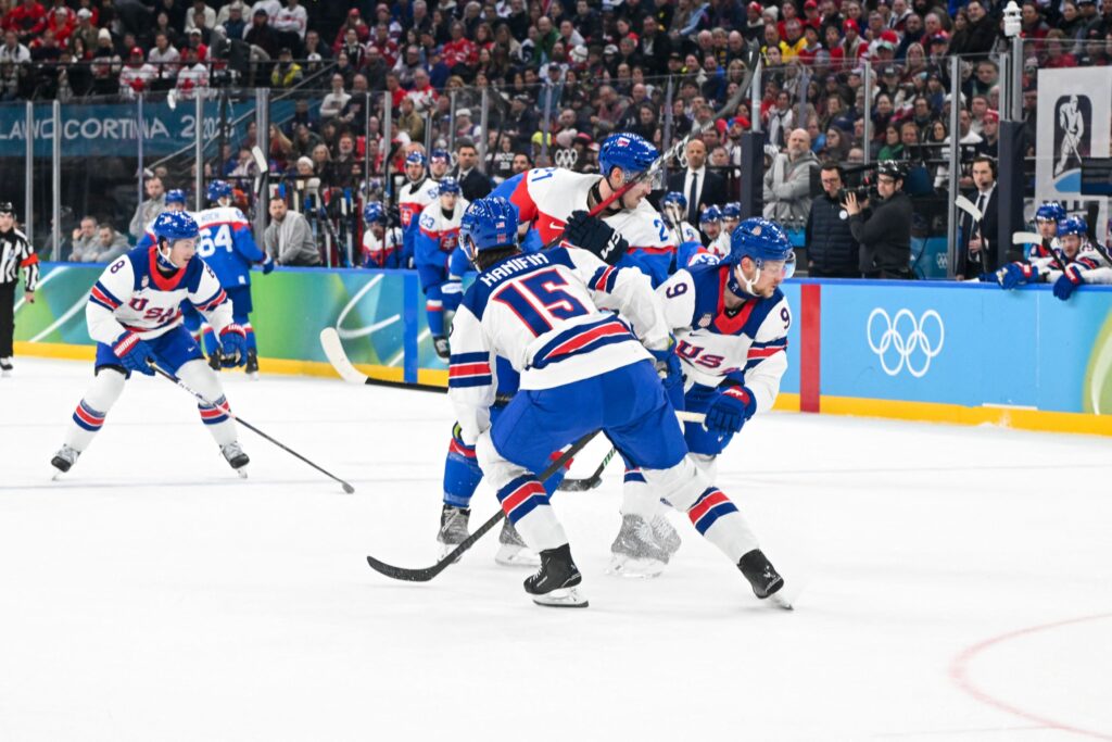 SUA câștigă aurul olimpic la hochei după o finală de poveste cu rivala Canada, decisă la gol de aur (Video)