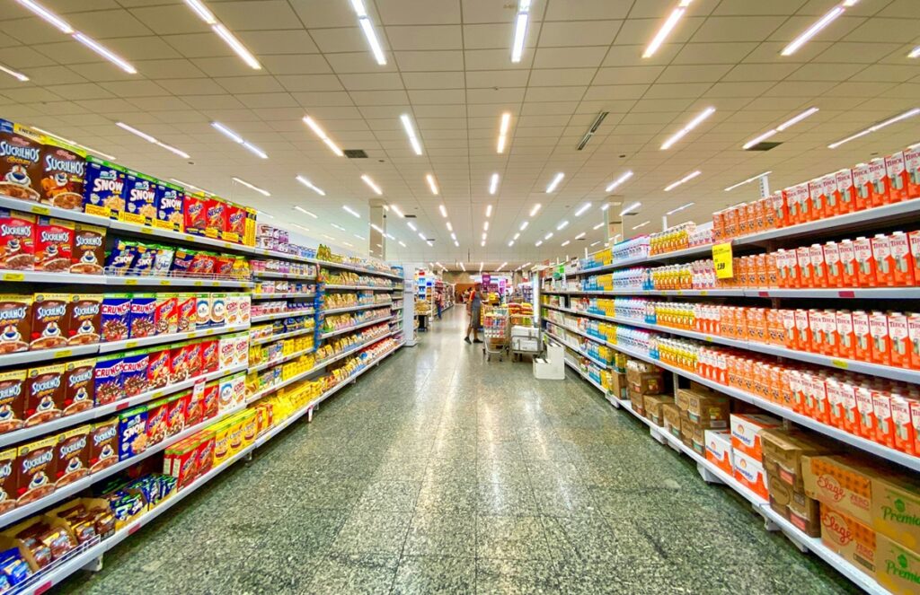 Consiliul Concurenței autorizează cu unele condiții preluarea magazinelor La Cocoș de către grupul care deține Kaufland și Lidl