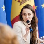 Oana Țoiu și mersul pe sârmă între București și Washington
