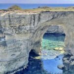 Celebrul Arc al Îndrăgostiților din Italia s-a prăbușit în mare chiar de Valentine’s Day (Foto & Video)