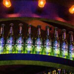 Heineken concediază 6.000 de angajați și mizează pe inteligența artificială pentru eficiență