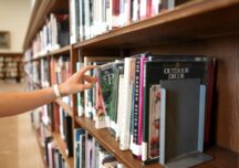 Over 1,500 librarians risk losing their jobs as budget savings remain minimal; one in ten rural libraries has disappeared in just three years