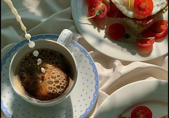 Cafeaua de după masă: bună sau nu pentru digestie? Când e contraindicată