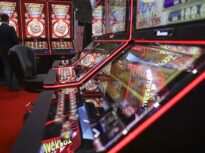 Dosarul „Las Vegas”, rețeaua care ar fi împărțit profitul cu frații Tate, blocat doi ani în instanță. Faptele riscă să se prescrie