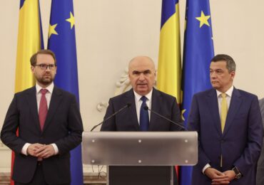 Cei 4 lideri ai fostei coaliții au semnat acordul pe legea salarizării. Bugetarii ne vor costa cu maxim 8 miliarde de lei în plus