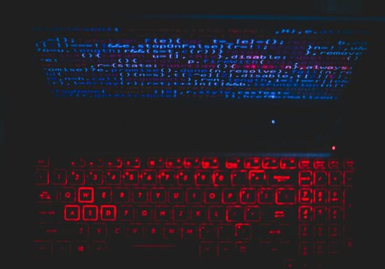 Val de demisii în domeniul AI. Cercetătorii care pleacă avertizează că “lumea este în pericol”