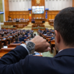 Cu ceasurile pe masă: Ce bunuri de lux declară deputații și senatorii din AUR și restul zonei suveraniste