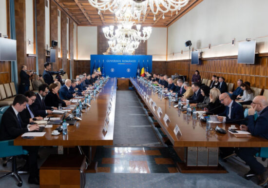 Bolojan: Parlamentarii neafiliați „pot cântări mai mult decât UDMR” la formarea guvernului