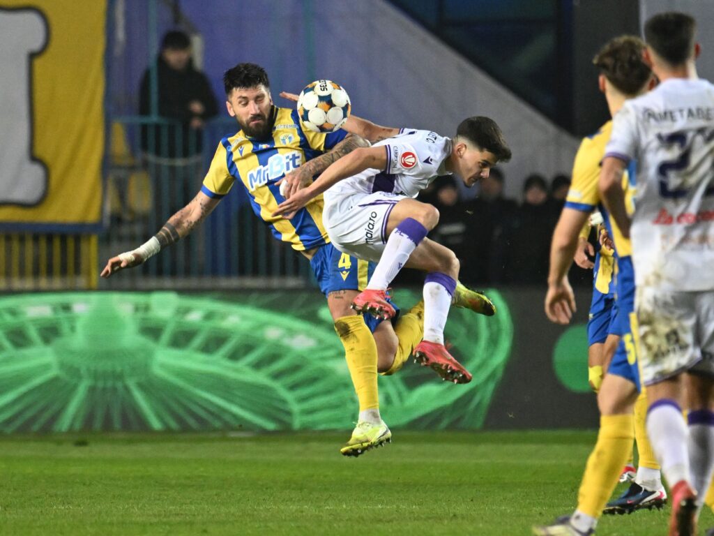 Scandal uriaș după un gol anulat inexplicabil în Petrolul – FC Argeș: Gafă uluitoare de arbitraj