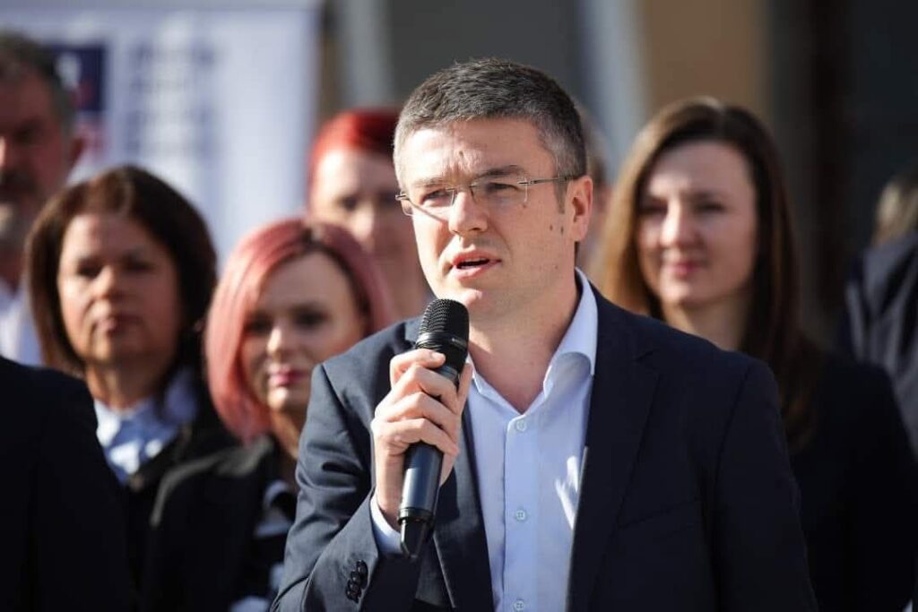 PSD acuză PNL și USR că blochează programul de relansare economică. Darău: Să fim supărați pe cei care au adâncit gaura