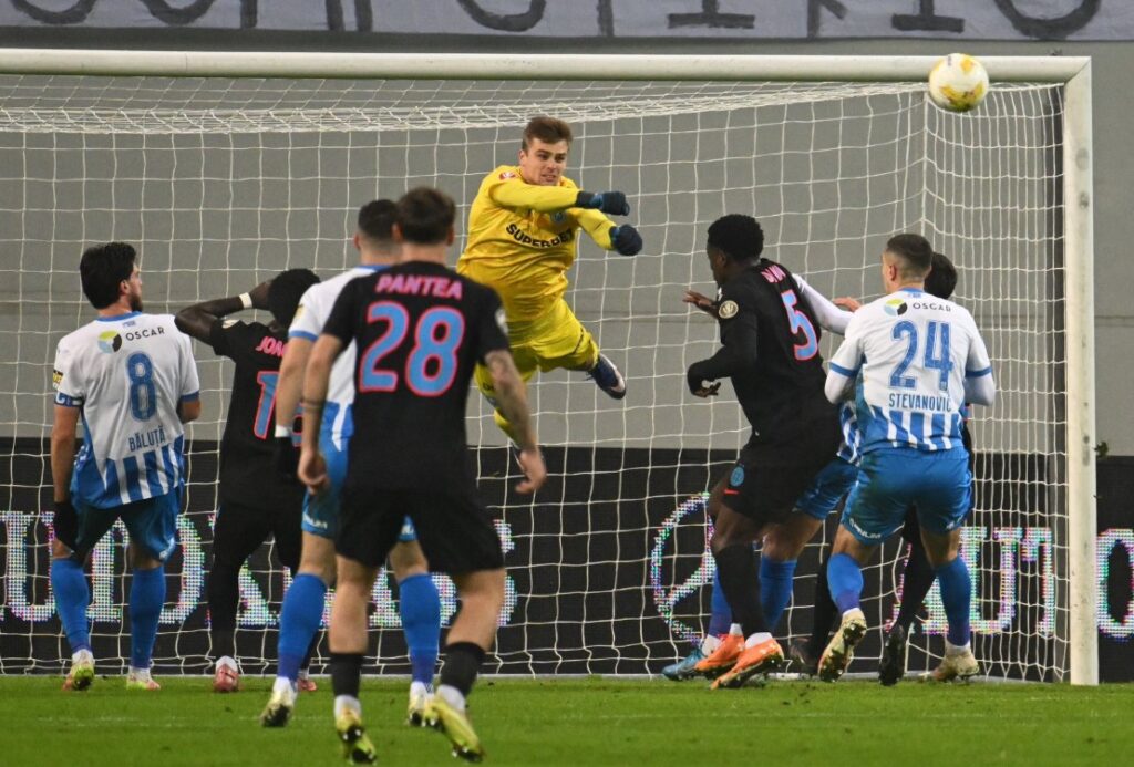 FCSB face schimbări mari în echipa de start: Cum arată „primul 11” pentru meciul cu Universitatea Craiova