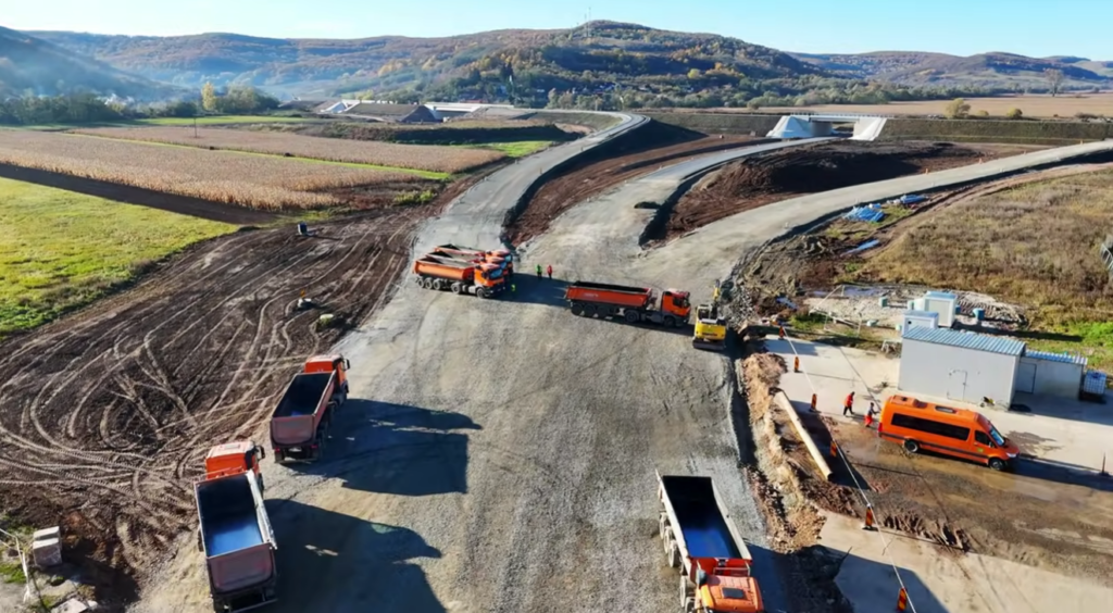 Câți kilometri din autostrada A3 se inaugurează în acest an. Și de ce rămâne șoseaua ruptă la mijloc