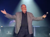 A murit Neil Sedaka, interpretul celebrei piese „Oh! Carol” și unul dintre pionierii rock’n’roll-ului