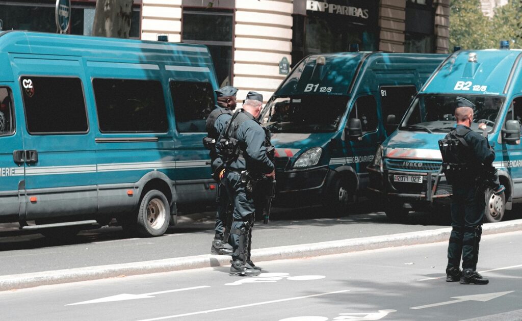 Percheziții la sediul X din Paris: Compania lui Elon Musk e suspectată de complicitate la deținerea de pornografie infantilă