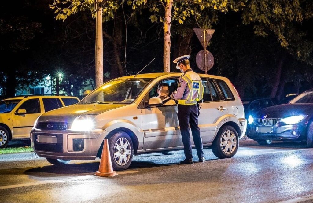Șoferii care nu-și plătesc amenzile rutiere în 105 zile rămân fără permis. Când intră în vigoare măsura