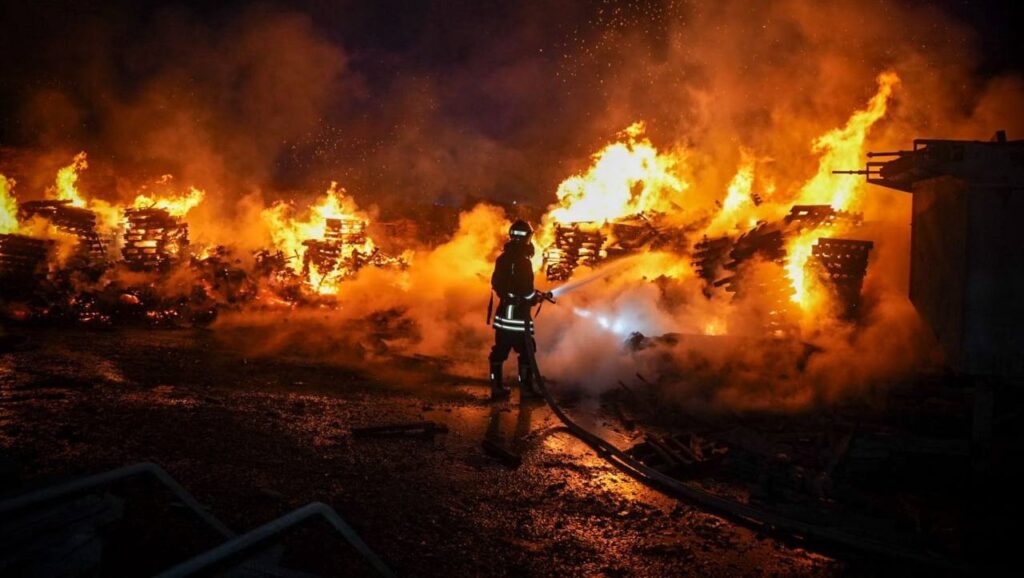 Războiul din Ucraina în 35 de imagini: Frânturi de emoție, sacrificiu, rezistență și umanitate (Galerie foto)