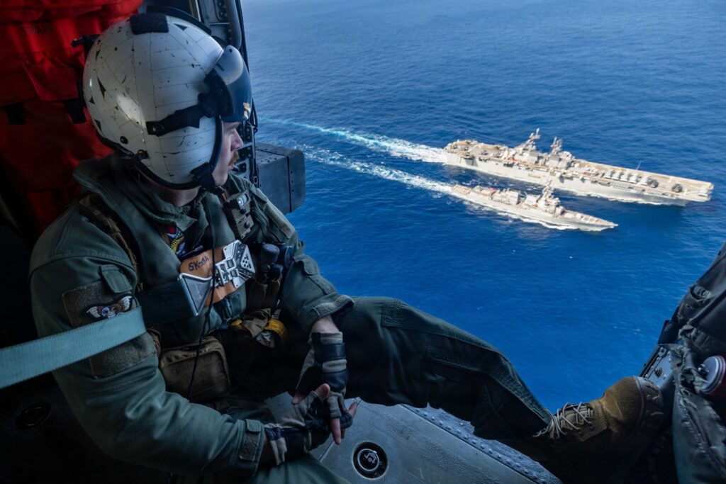 Toate forțele cu care Trump se pregătește să atace Iranul: O armată de nave, avioane, rachete și mii de soldați a înconjurat „cuibul de viespi”