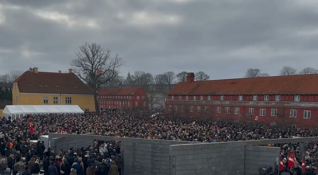 „Nu avem cuvinte”. Marș al tăcerii la Copenhaga, după criticile lui Trump față de rolul NATO în războiul din Afganistan (Video)
