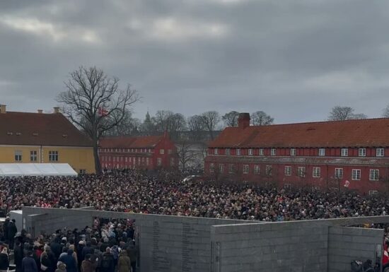 "Nu avem cuvinte". Marș al tăcerii la Copenhaga, după criticile lui Trump față de rolul NATO în războiul din Afganistan (Video)