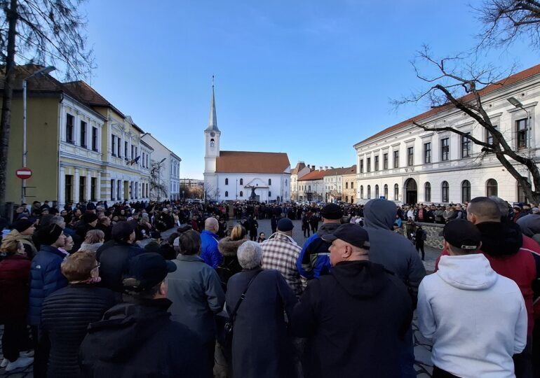 Protestele din cauza majorării taxelor se extind în Harghita: Scandări împotriva UDMR la Odorheiu Secuiesc