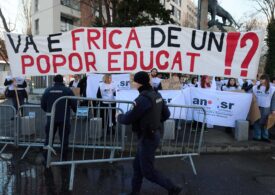 Profesorii și studenții, protest la Cotroceni și amenințări cu greva generală: Domnule președinte, ce mai faceți? (Foto&Video)