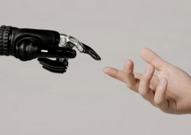 „Roboții au nevoie de corpul tău”. Site-ul pe care agenții AI închiriază oameni