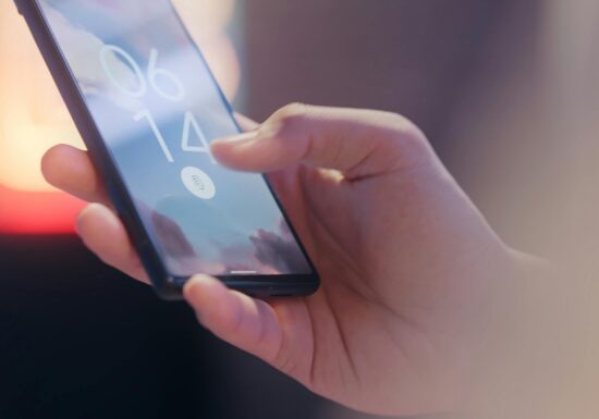 Europarlamentarii au fost lăsați fără inteligență artificială pe dispozitivele oficiale. Parlamentul a blocat funcțiile AI