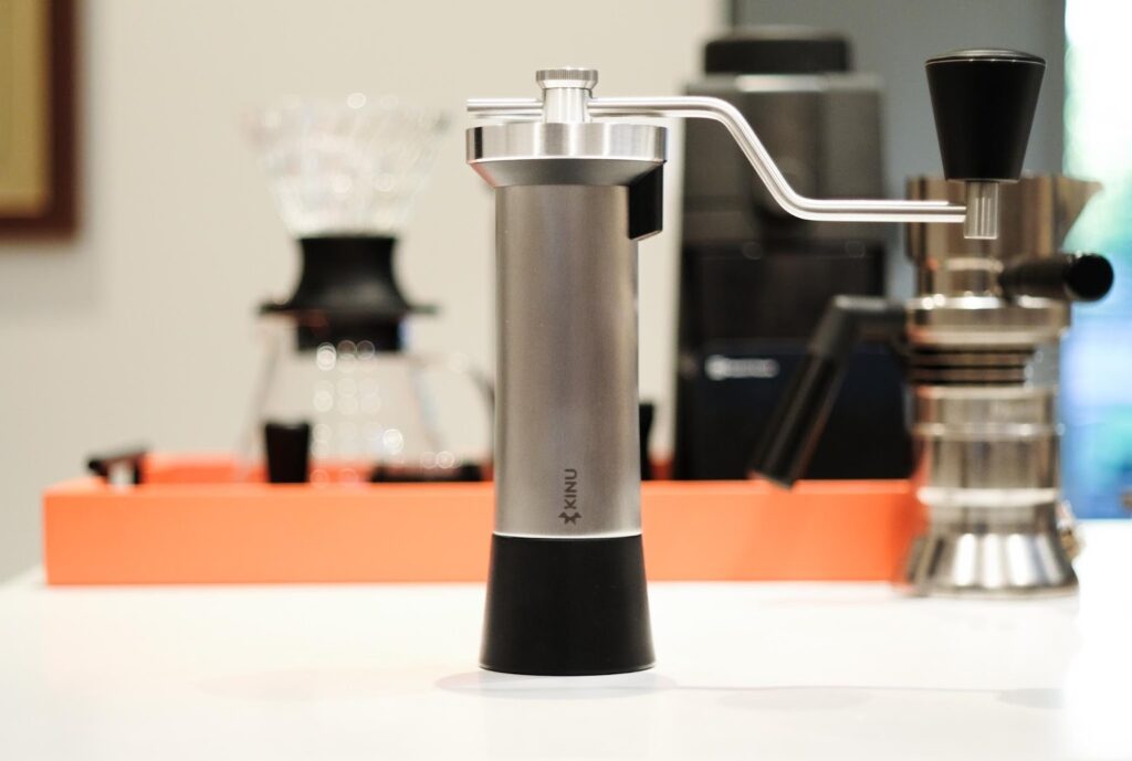 De ce o râșniță de cafea manuală schimbă complet experiența cafelei