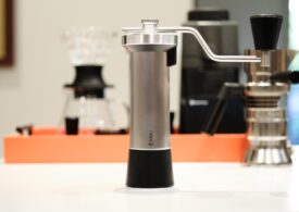 De ce o râșniță de cafea manuală schimbă complet experiența cafelei